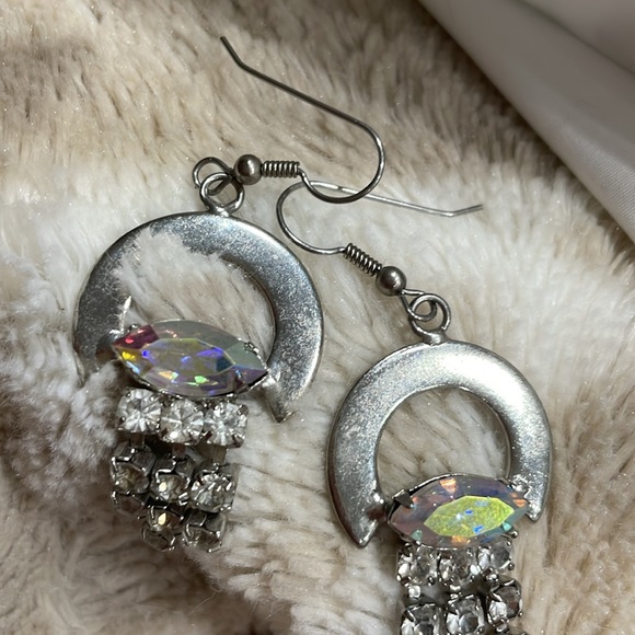 Silver tone earrings with crystals - Picture 2 of 5